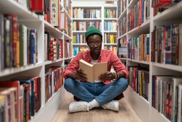 oprah-daily-the-books-that-got-us-through-2025